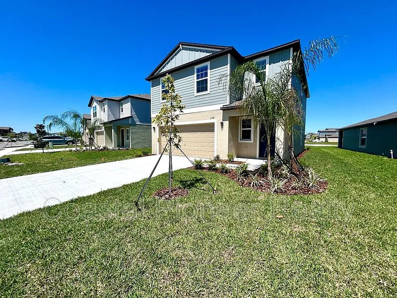 4 bed, 2.5 bath, 1870 sqft, $2,500 — Photo 2