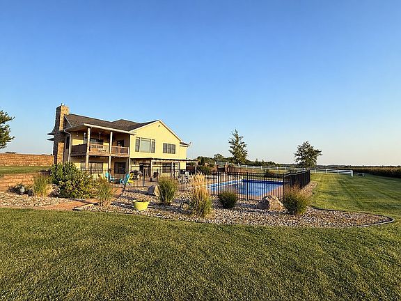 3rd image of 106 Deer Ridge Rd