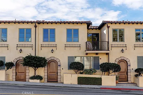 514 Manhattan Beach Blvd Photo 1