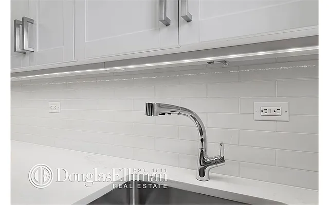 Rented by Douglas Elliman | media 28