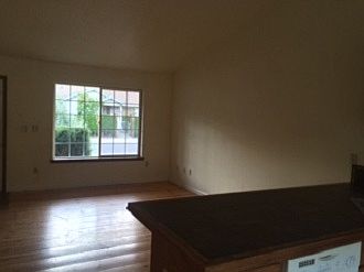 4th image of 132 Carey Ct