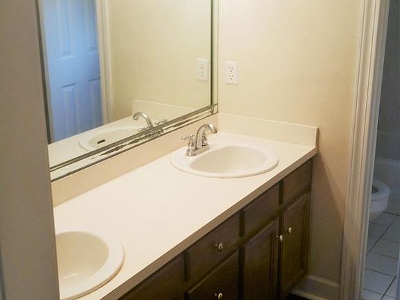 5th image of 1113 Wildwood Ave