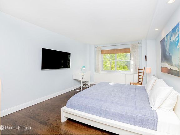 5th image of 70 E 10th St APT 5S