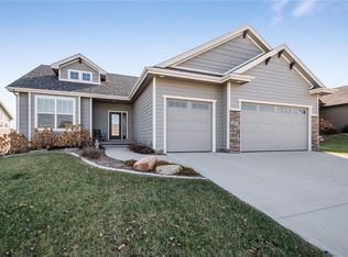 16018 N Valley Dr, Urbandale, IA 50323