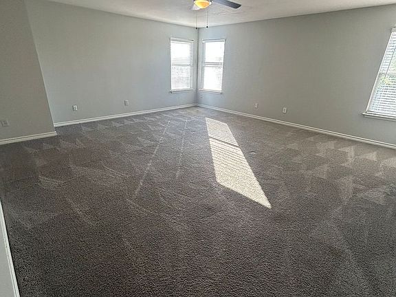 3rd image of 1473 Mission Hills Ln