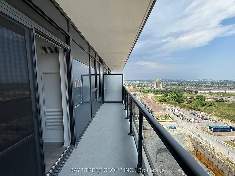 5105 Hurontario St #1703 — Photo 13