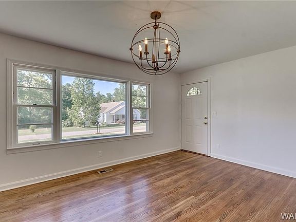 4th image of 2919 Shannon Dr
