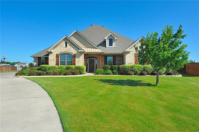 1st image of 514 Green Pointe Dr