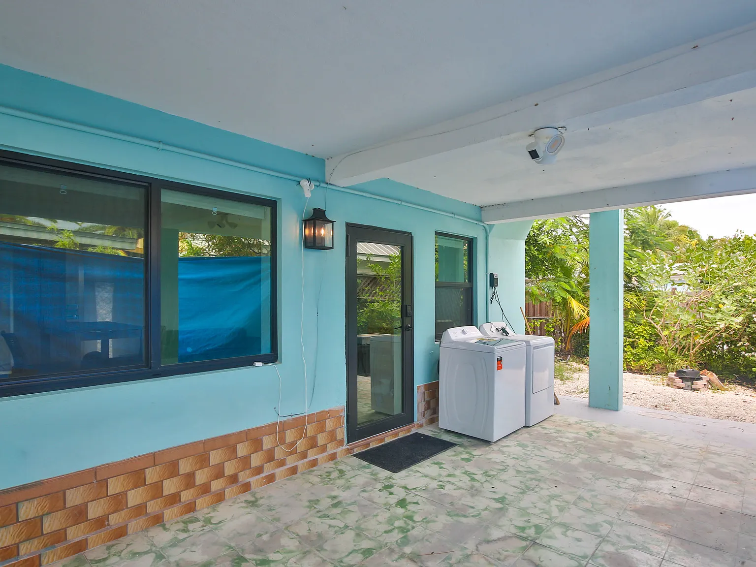 3 bed, 1.5 bath, 1000 sqft, $3,975 — Photo 2