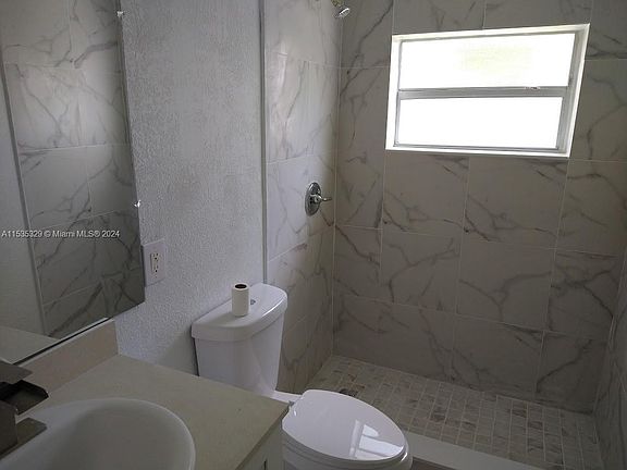 4th image of 3020 NW 21st Ct