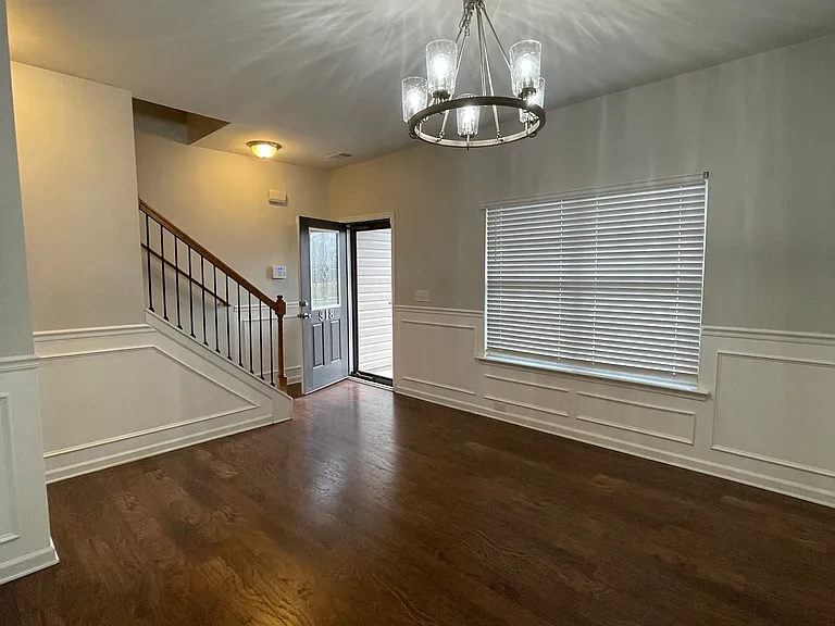 918 Rockleigh Dr — Photo 11