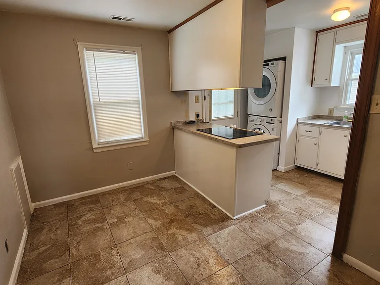 726 Grove St — Photo 11