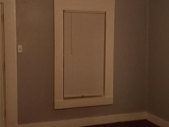 5th image of 602 E 67th St
