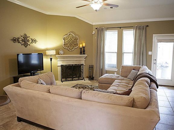 2nd image of 119 N Hawkhurst Cir