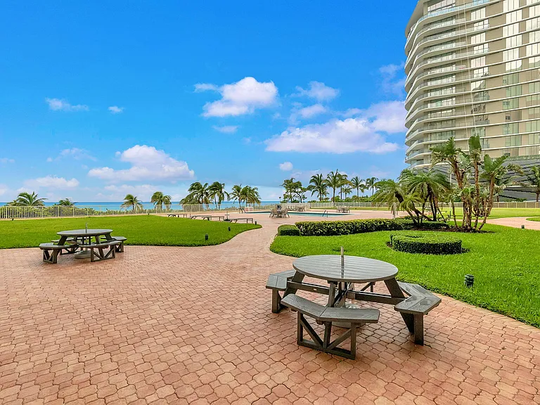 750 N Ocean Blvd #1904 — Photo 46