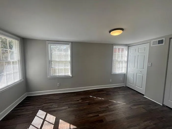 2742 Kennedy St — Photo 13