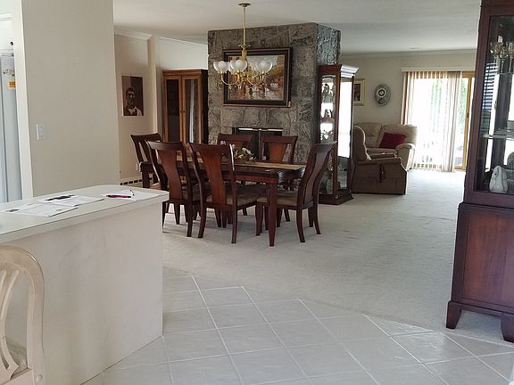 2nd image of 486 Poplar Ln
