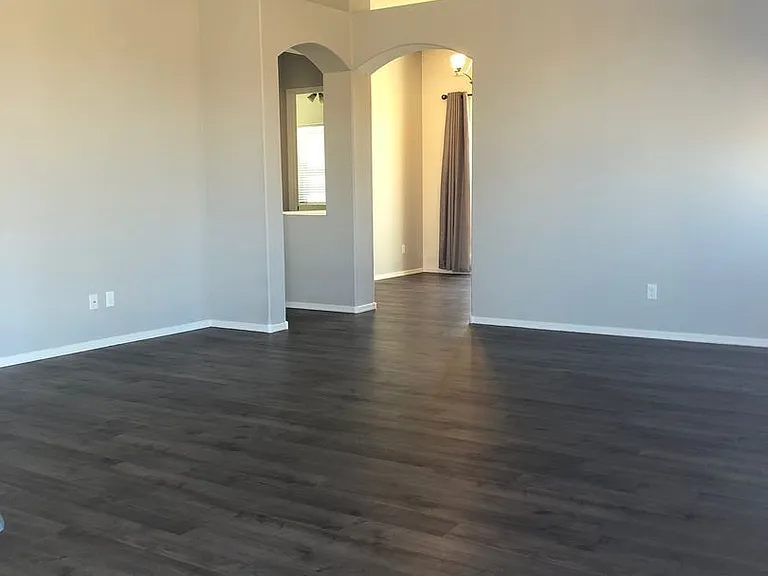 4668 N Salem Pl — Photo 4