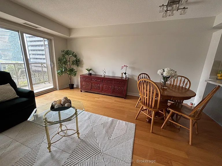 350 Princess Royal Dr #1002 — Photo 17