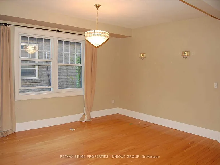 39 Whitehall Rd #UPPER — Photo 3