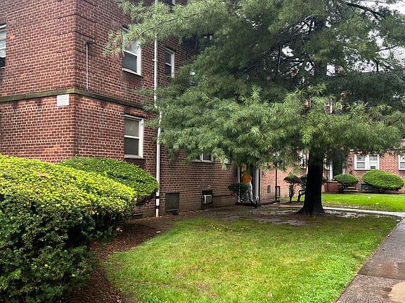 3rd image of 151 S Munn Ave APT 1O