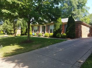 10805 Bell Rock Ct, Douglass Hills, KY