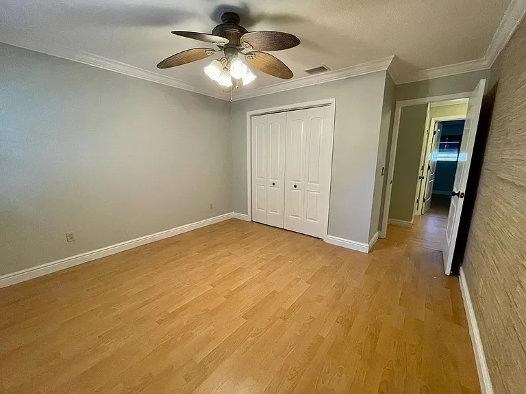 2416 W Chicago Ave — Photo 20