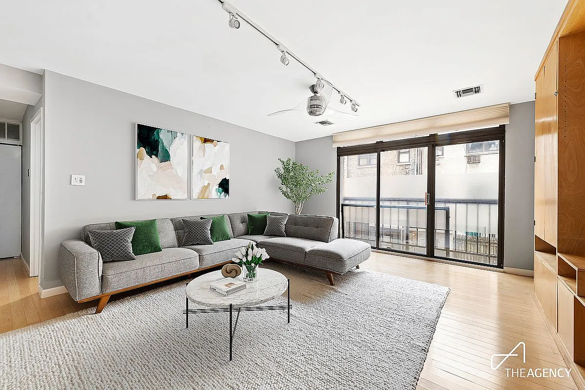 253 W 73rd St APT 3E photo 1