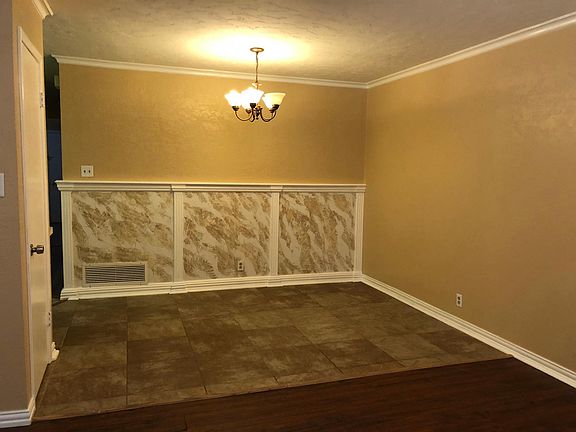 Spacious Dining Room