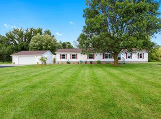 1102 Norfield Rd, Suamico, WI 54173