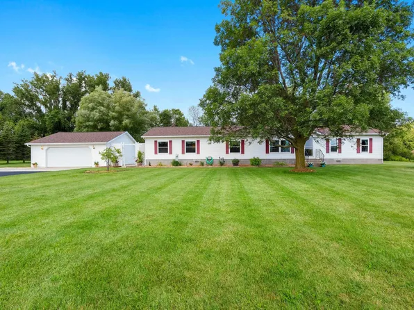1102 Norfield Rd, Suamico, WI 54173