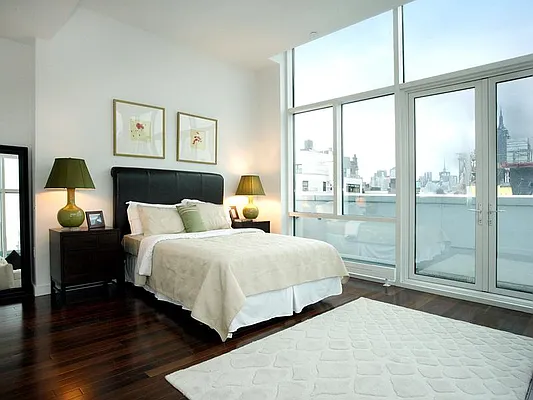 Sold by Sotheby's International Realty | media 1