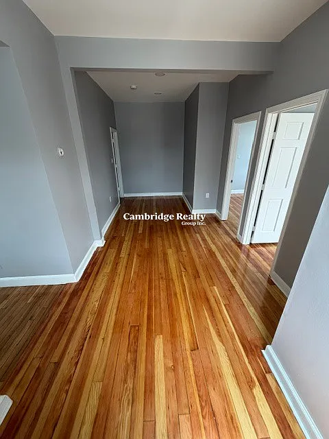 2 bed, 1.0 bath, 800 sqft, $2,800 — Photo 3