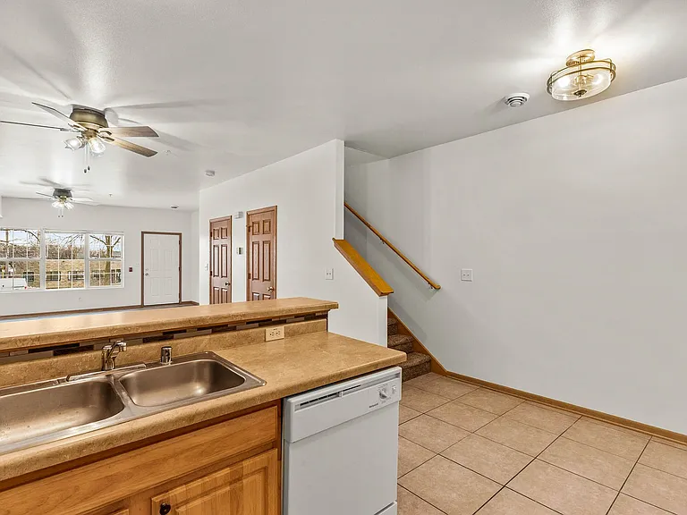 4301 W Howard Ave — Photo 10