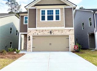 47 Station Overlook Dr, Auburn, GA 30011