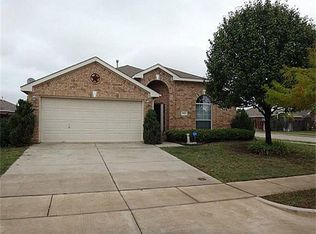 3921 Summerhill Ln, Fort Worth, TX 76244