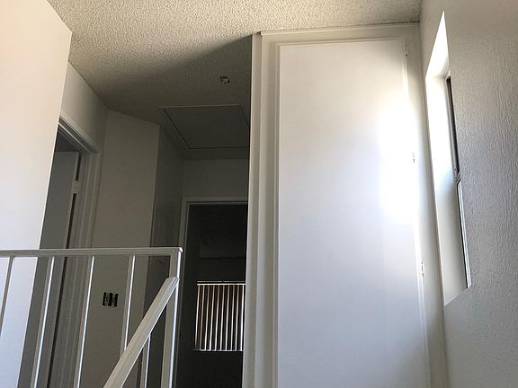 3rd image of 1031 S Palmetto Ave APT Ii-2