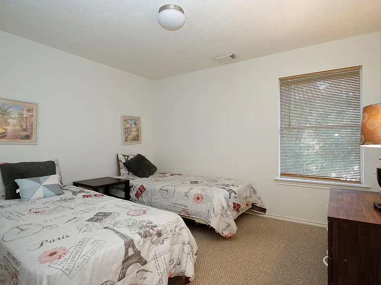 191 N Burberry Park Cir — Photo 25