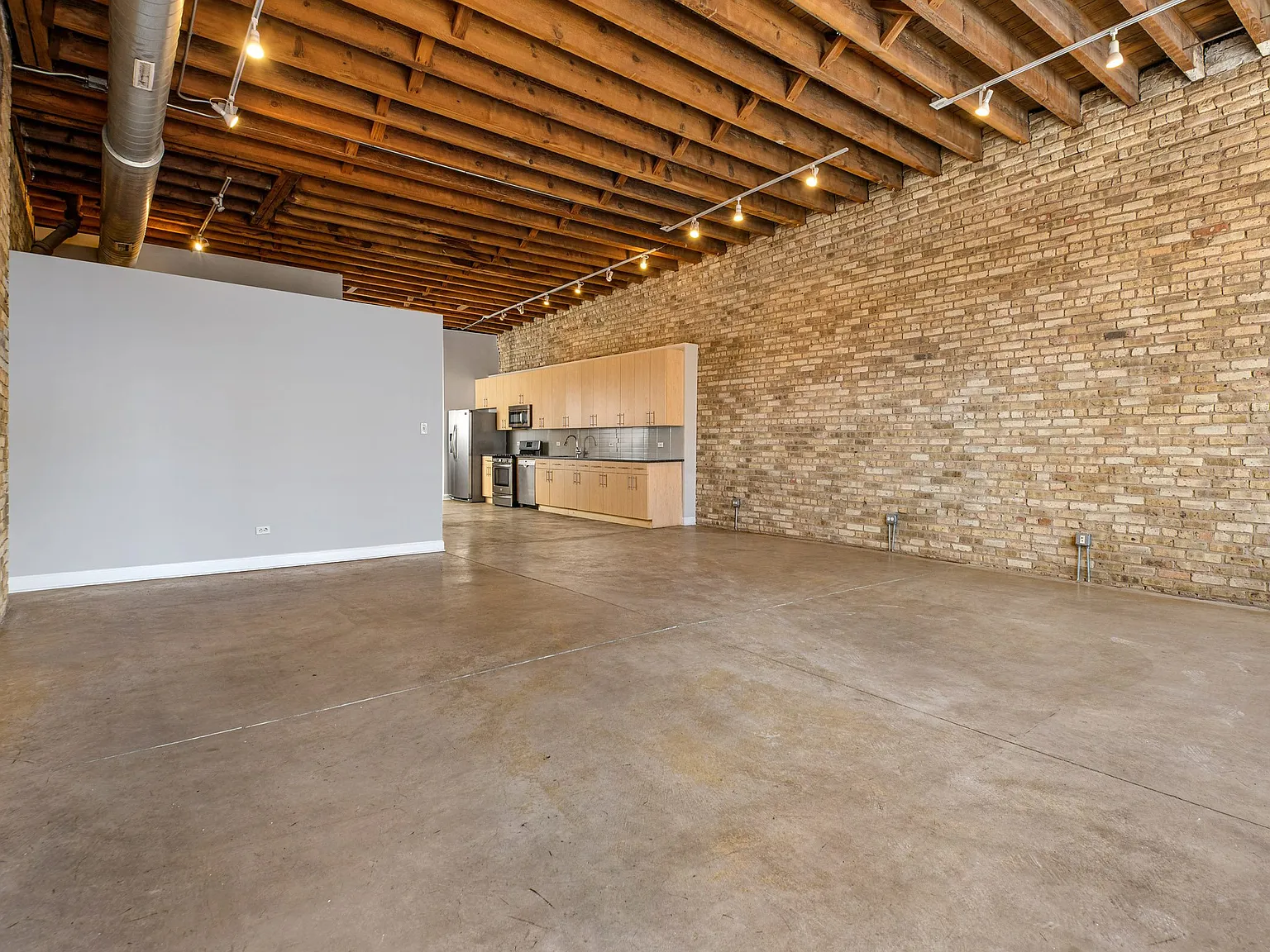 945 W Fulton Market Apartments — Photo 2