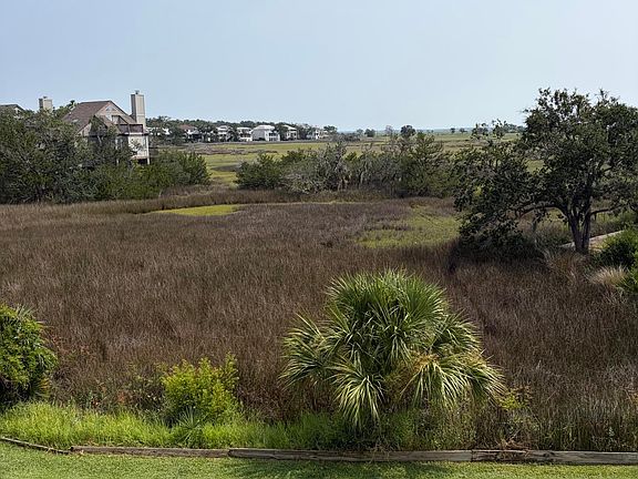 3rd image of 206 N Windward Dr