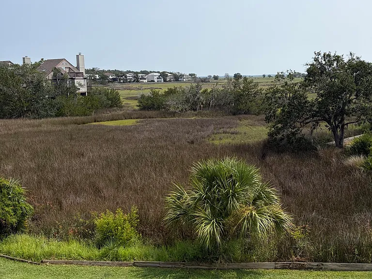 206 N Windward Dr — Photo 3