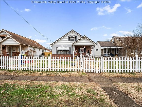 2nd image of 2220 Washington Ave