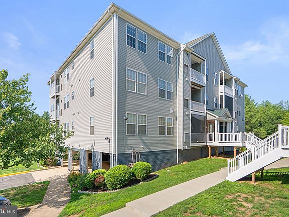 2nd image of 45521 Westmeath Way Unit E31