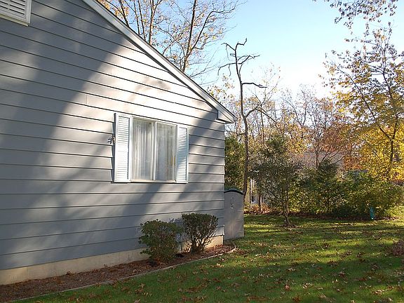 4th image of 14 S Carolina Way