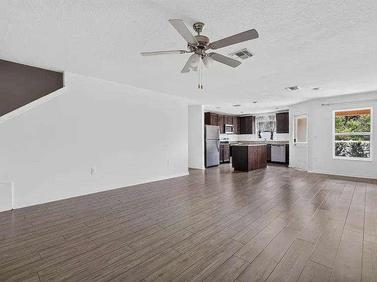 1564 Wynford Cir — Photo 6