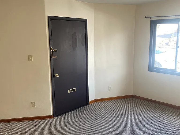 1002 Crown Ave #3 — Photo 4