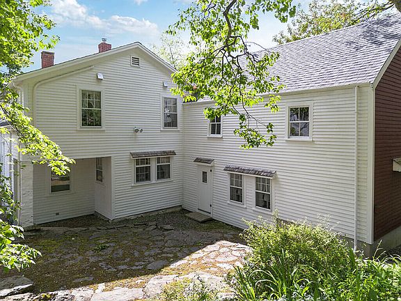 5th image of 157 Russell Avenue