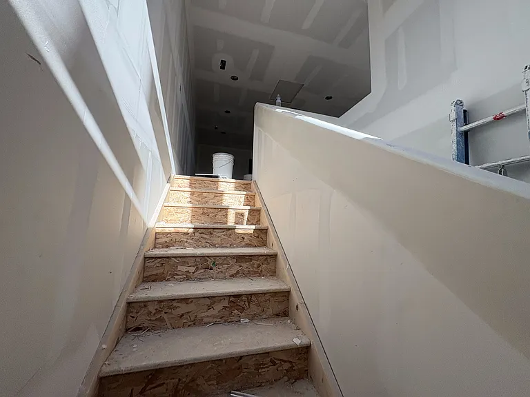 943 S Sweetwater Dr — Photo 7
