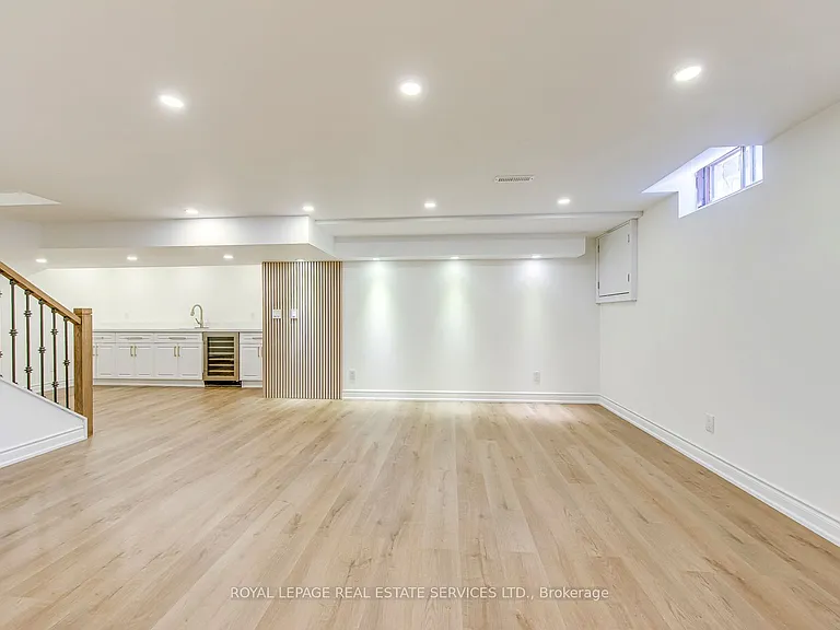 1463 Albion Ave — Photo 41