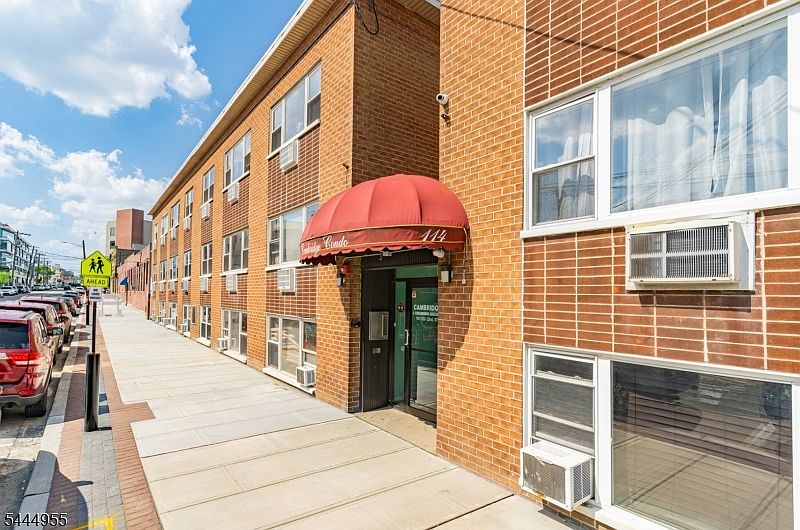 1st image of 120 32Nd St #3P